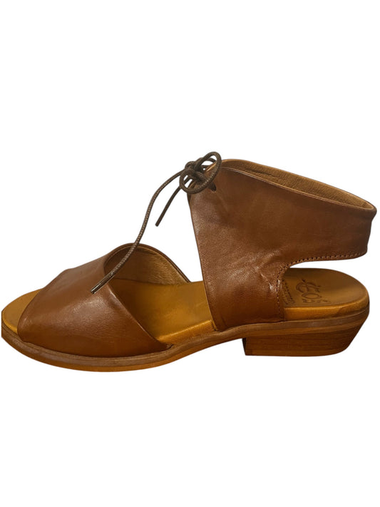 EOS Leandra Women Sandals - 37